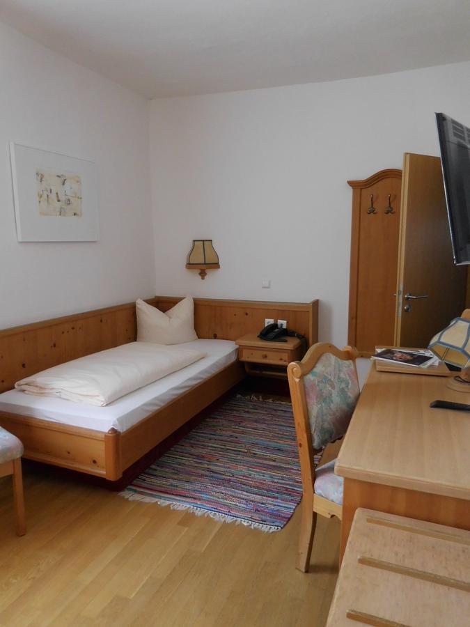 Kaiserhof Hotel Sonne 노들린겐 외부 사진